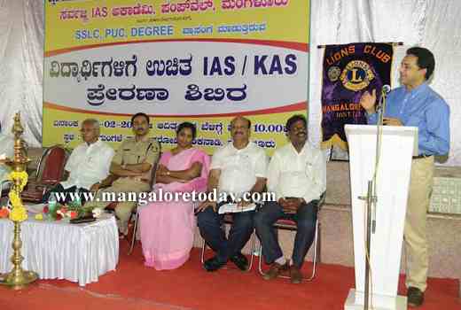 Youth urged to evince interest in taking up govt jobs 1